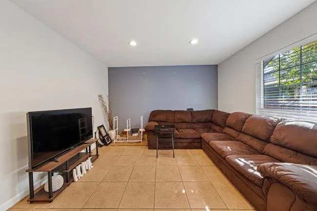 2946 E 29th Street Oakland, CA 94601