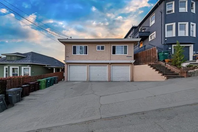 2946 E 29th Street Oakland, CA 94601
