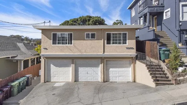2946 E 29th Street Oakland, CA 94601