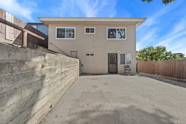 2946 E 29th Street Oakland, CA 94601