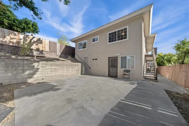 2946 E 29th Street Oakland, CA 94601