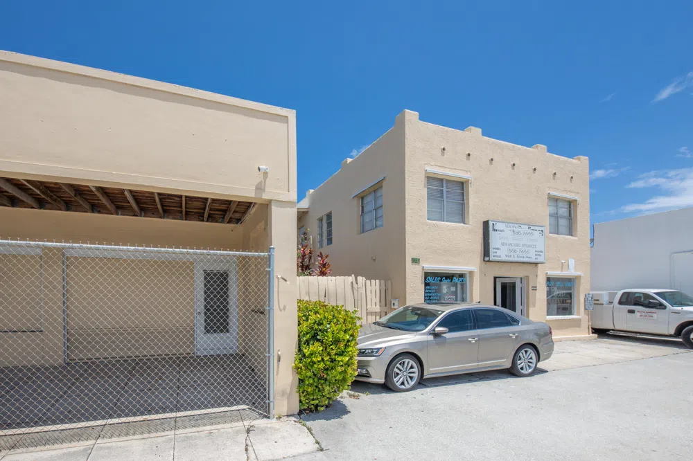 922928 S Dixie Highway #922 & 928 & Back & Up