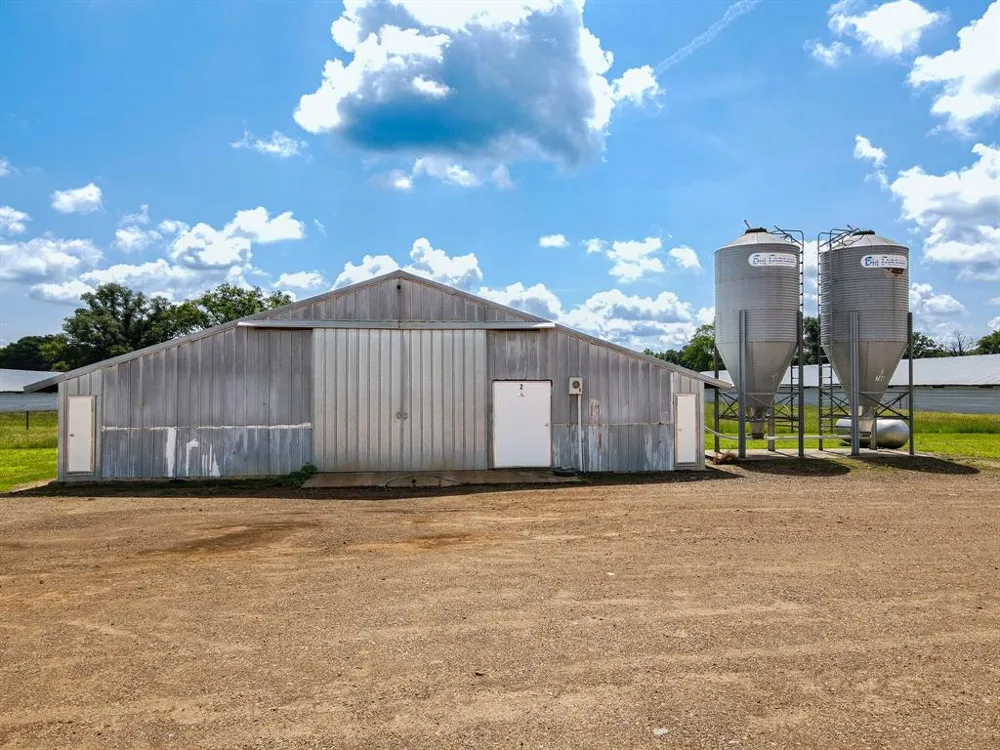 283 CR 3340 Omaha, TX 75571