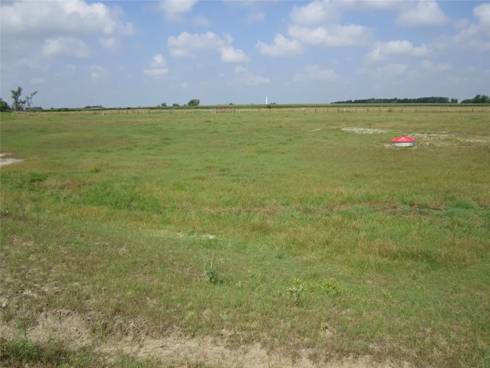 1602 County Road 470 Coupland, TX 78615