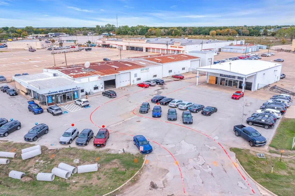 1608 W Moore Avenue Terrell, TX 75160