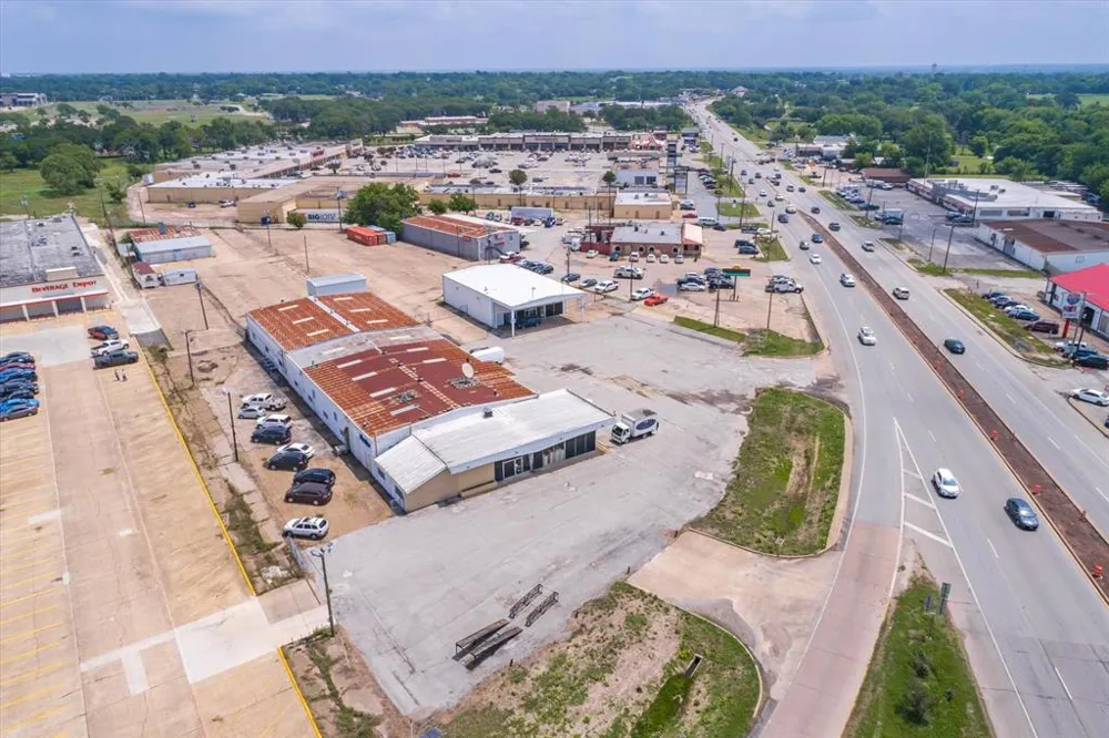 1608 W Moore Avenue Terrell, TX 75160