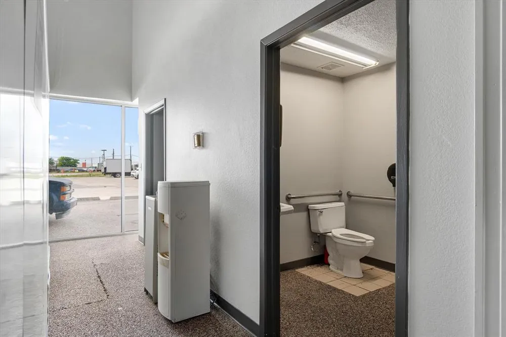 1608 W Moore Avenue Terrell, TX 75160