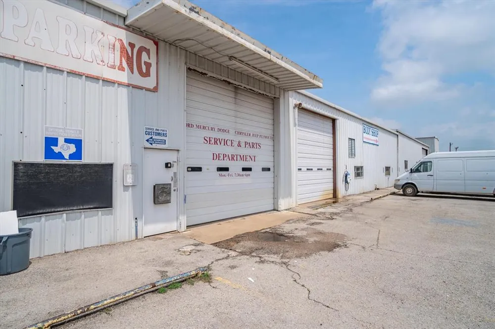 1608 W Moore Avenue Terrell, TX 75160