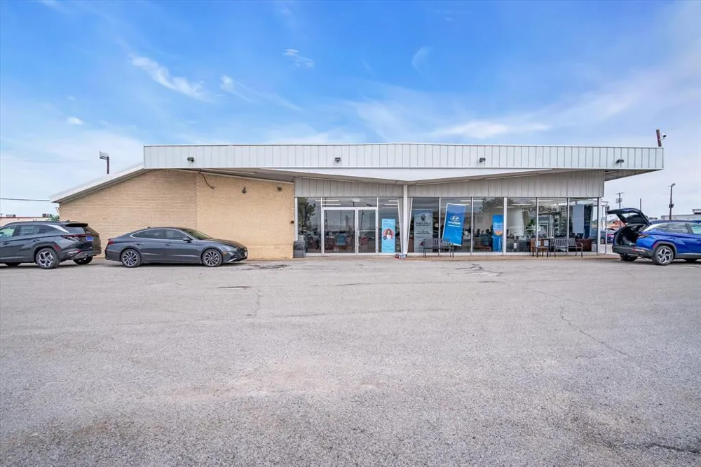 1608 W Moore Avenue Terrell, TX 75160