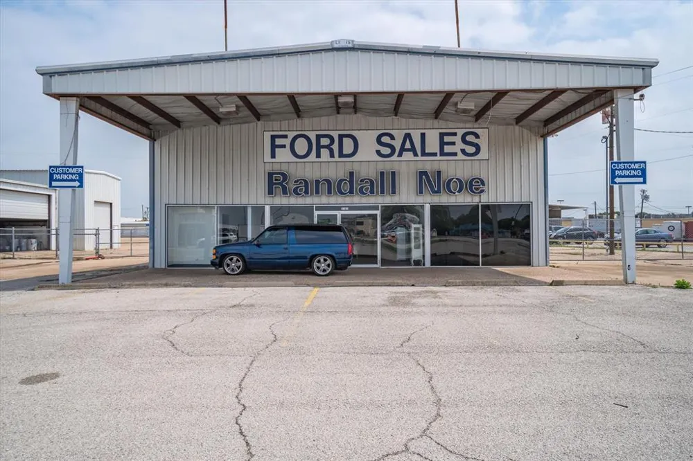 1608 W Moore Avenue Terrell, TX 75160