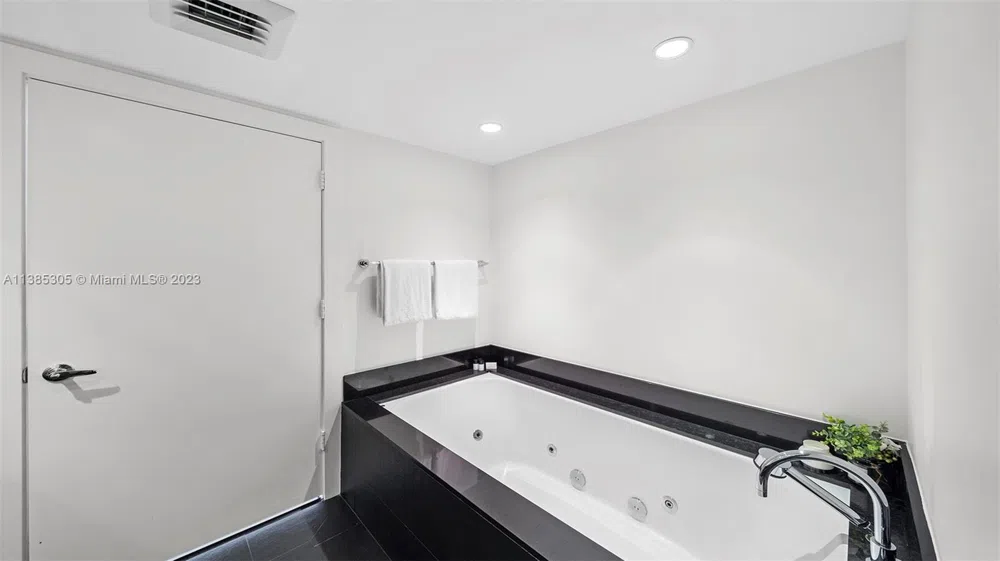 101 20th St #3903 Miami Beach, FL 33139