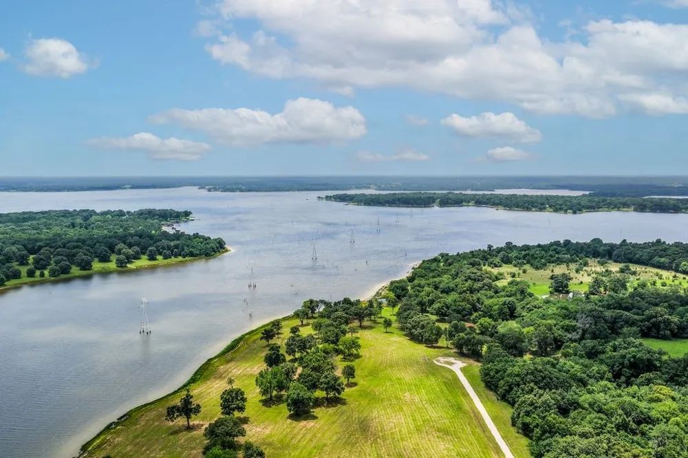 315 Private Road 7327 Emory, TX 75440