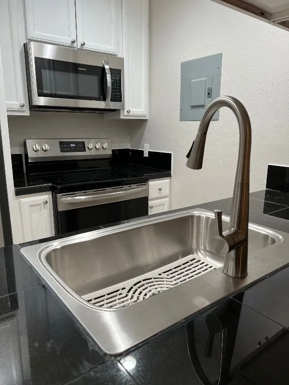 2413 Leon Street #103 Austin, TX 78705