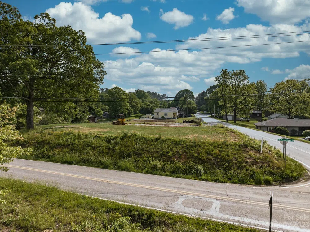 35 Lee Road Clyde, NC 28721