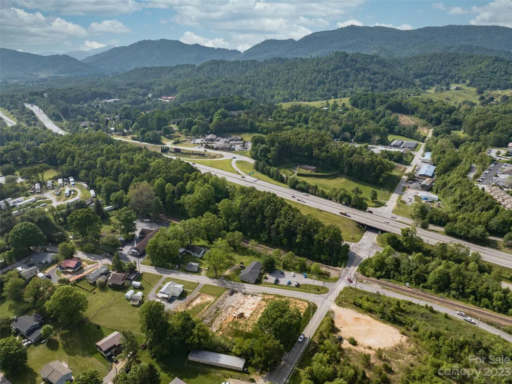 35 Lee Road Clyde, NC 28721