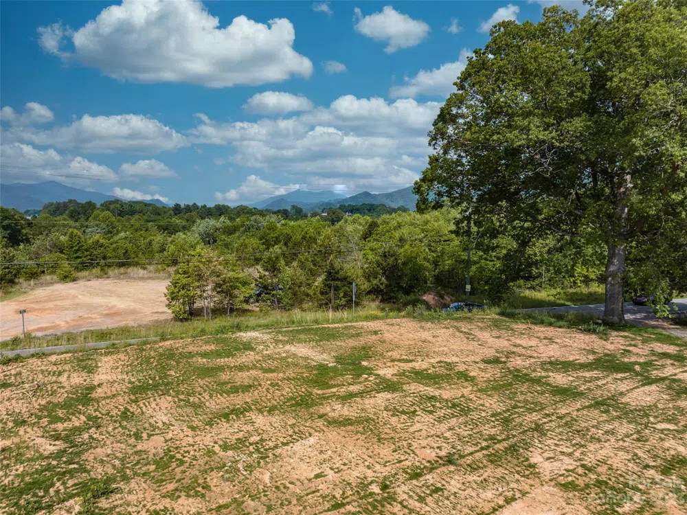 35 Lee Road Clyde, NC 28721