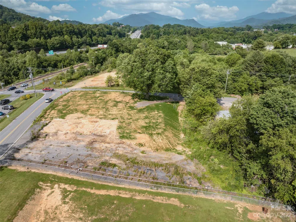 35 Lee Road Clyde, NC 28721