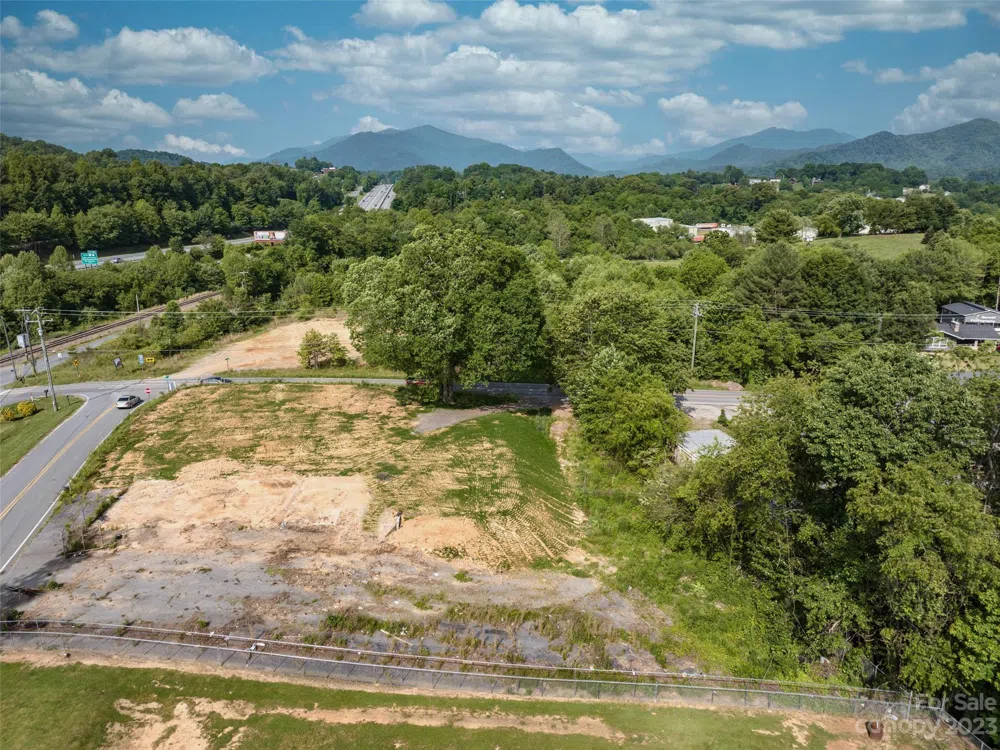 35 Lee Road Clyde, NC 28721
