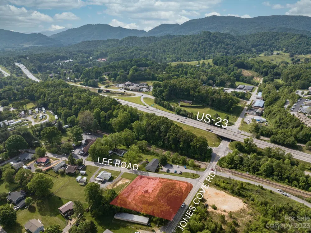 35 Lee Road Clyde, NC 28721