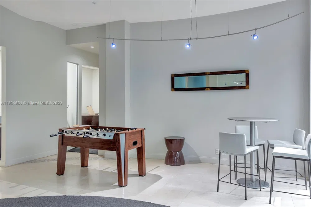 4001 S Ocean Dr #14H Hollywood, FL 33019