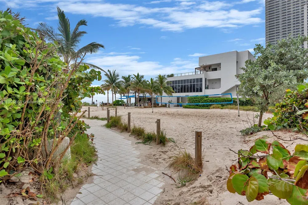 4001 S Ocean Dr #14H Hollywood, FL 33019