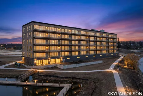 901 Adelaide Circle #205
