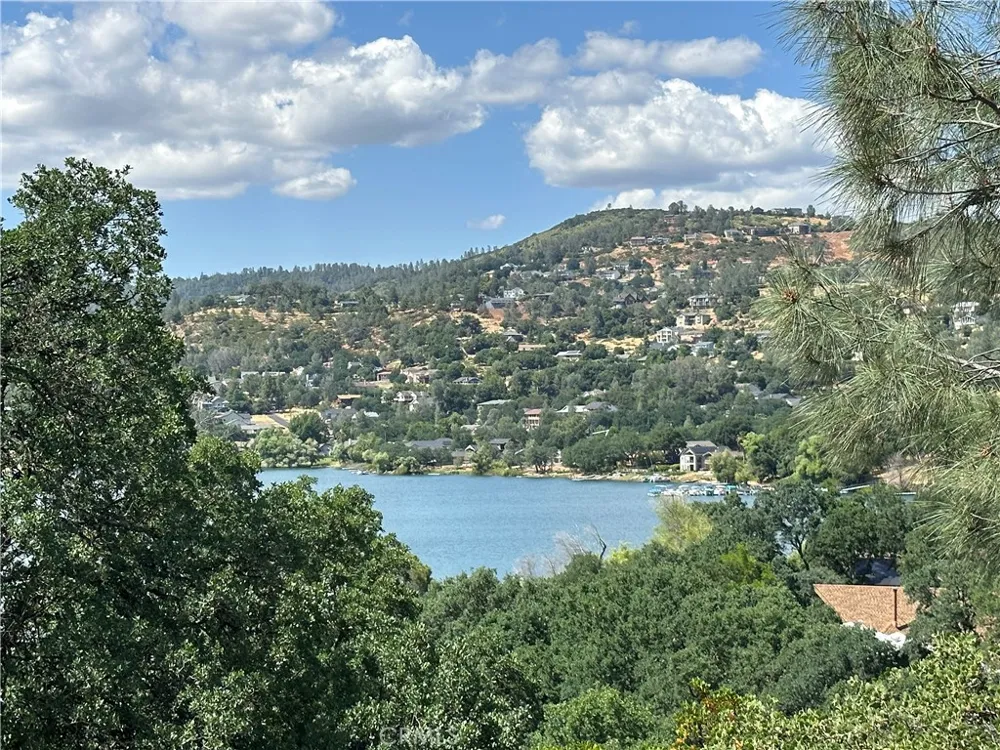 18750 East Ridge View Drive Hidden Valley Lake, CA 95467