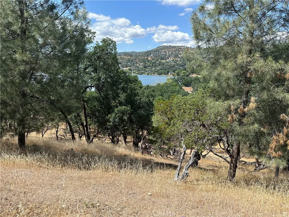18750 East Ridge View Drive Hidden Valley Lake, CA 95467