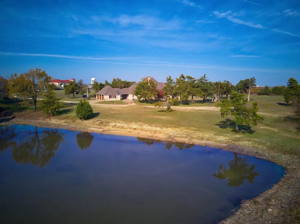 1318 J Elmer Weaver Freeway Cedar Hill, TX 75104