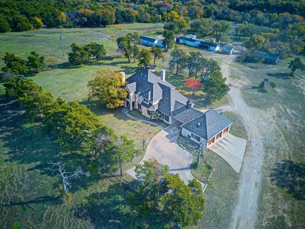 1318 J Elmer Weaver Freeway Cedar Hill, TX 75104