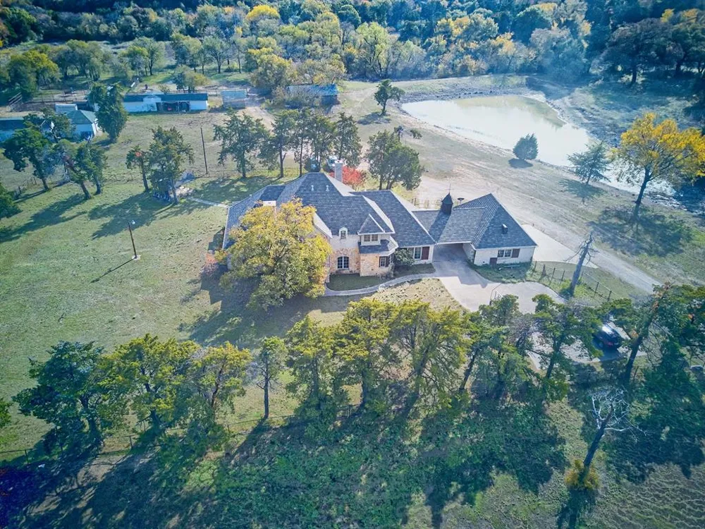 1318 J Elmer Weaver Freeway Cedar Hill, TX 75104