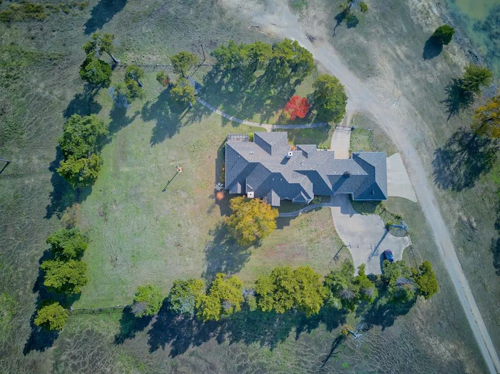 1318 J Elmer Weaver Freeway Cedar Hill, TX 75104