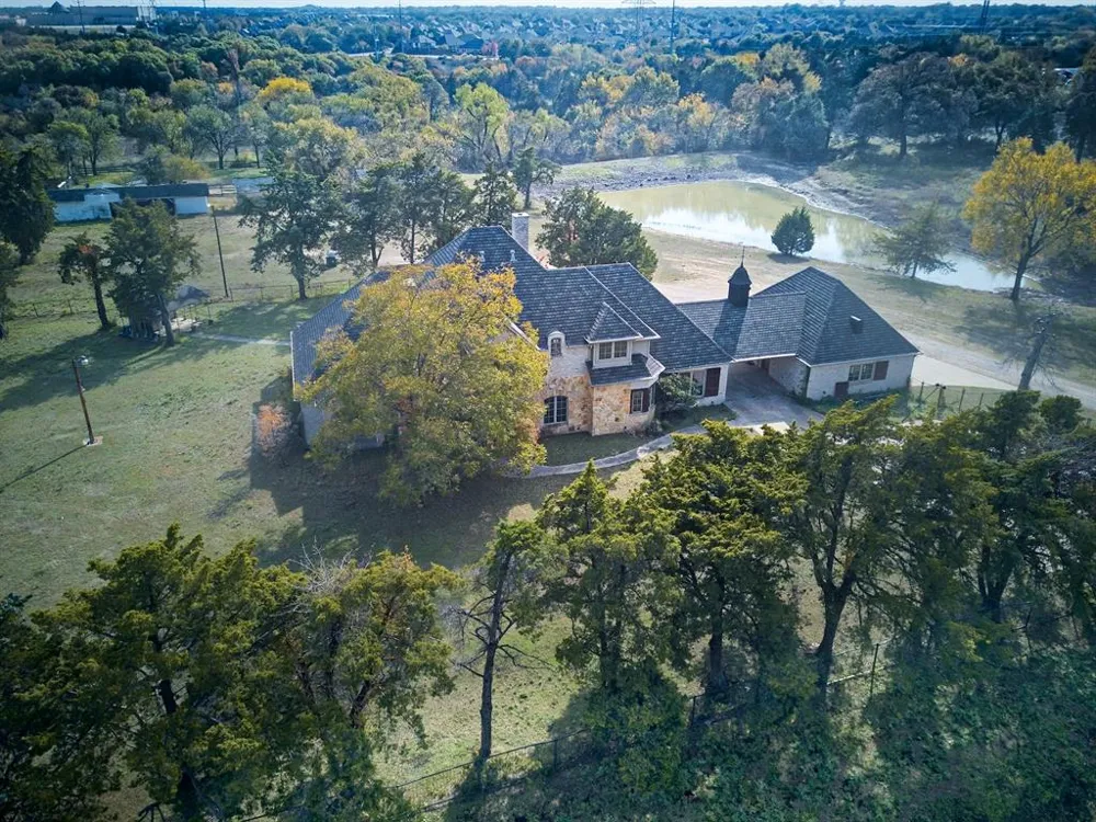 1318 J Elmer Weaver Freeway Cedar Hill, TX 75104