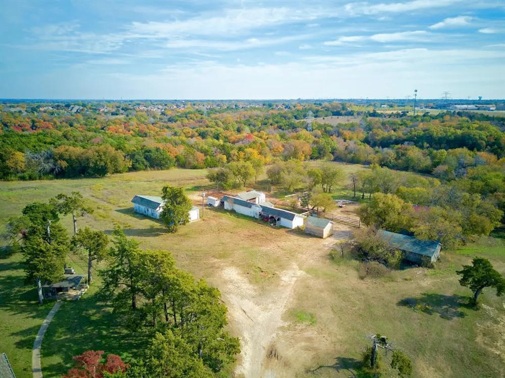 1318 J Elmer Weaver Freeway Cedar Hill, TX 75104