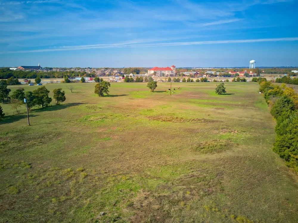 1318 J Elmer Weaver Freeway Cedar Hill, TX 75104