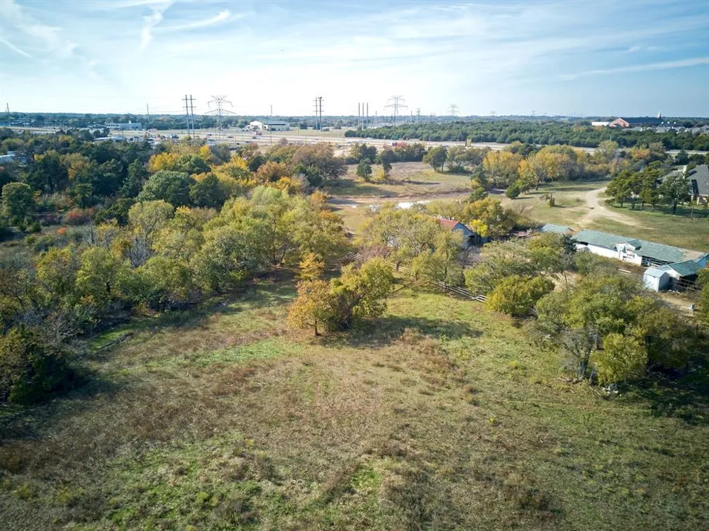 1318 J Elmer Weaver Freeway Cedar Hill, TX 75104