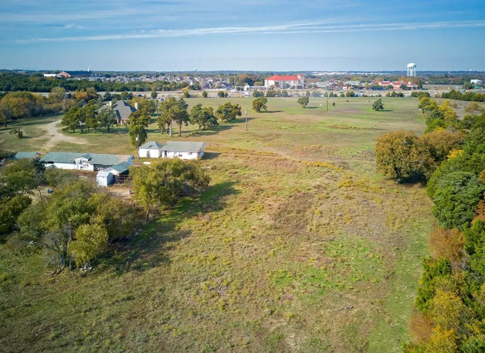 1318 J Elmer Weaver Freeway Cedar Hill, TX 75104