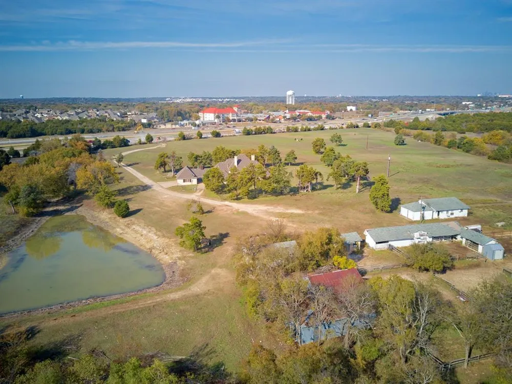 1318 J Elmer Weaver Freeway Cedar Hill, TX 75104