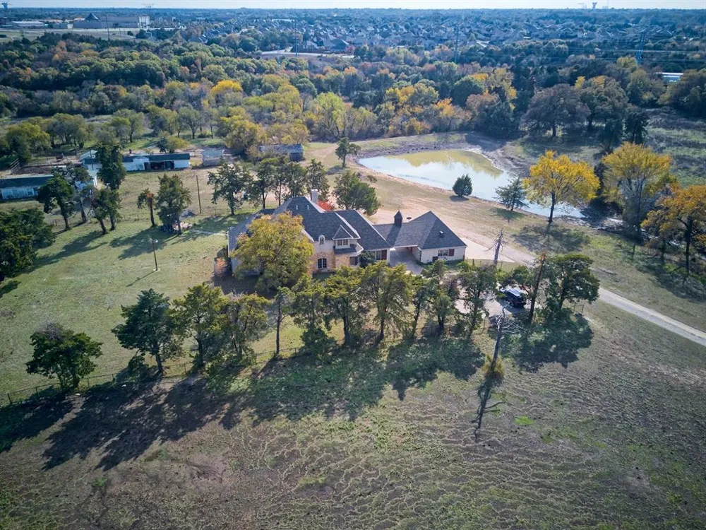 1318 J Elmer Weaver Freeway Cedar Hill, TX 75104