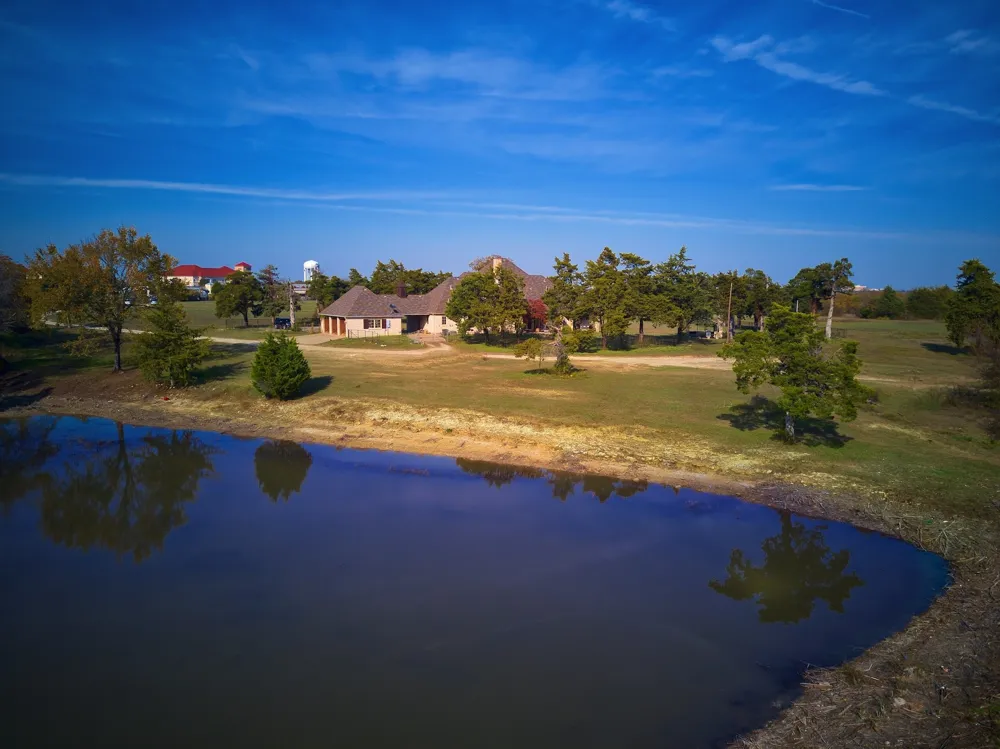 1318 J Elmer Weaver Freeway Cedar Hill, TX 75104