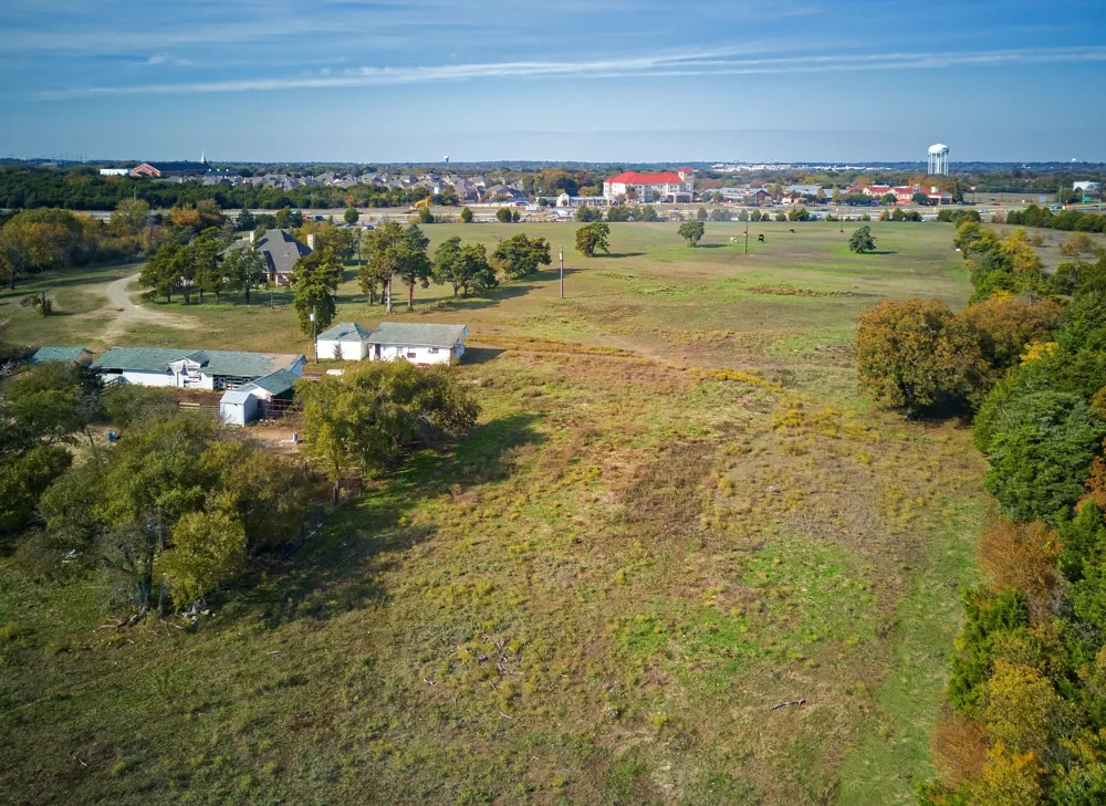 1318 J Elmer Weaver Freeway Cedar Hill, TX 75104