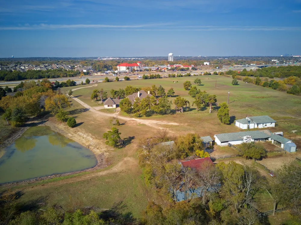 1318 J Elmer Weaver Freeway Cedar Hill, TX 75104