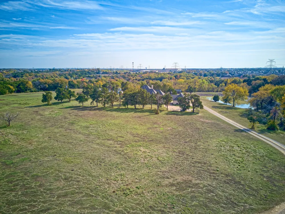 1318 J Elmer Weaver Freeway Cedar Hill, TX 75104