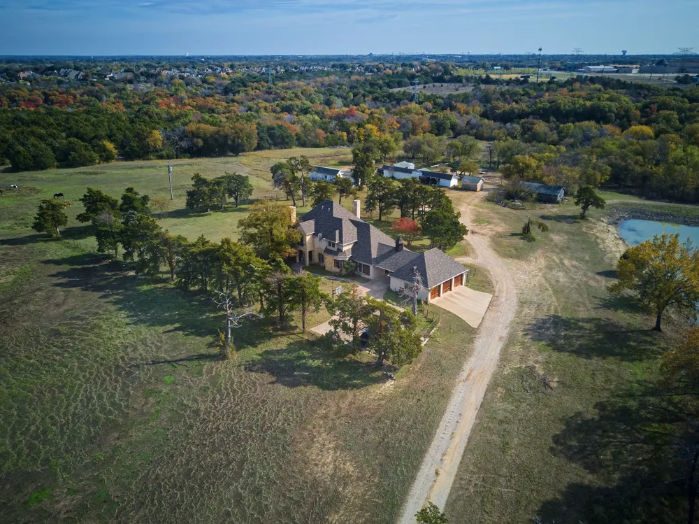 1318 J Elmer Weaver Freeway Cedar Hill, TX 75104