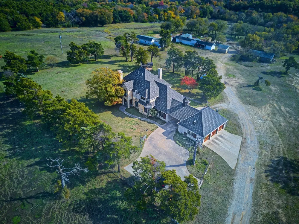1318 J Elmer Weaver Freeway Cedar Hill, TX 75104