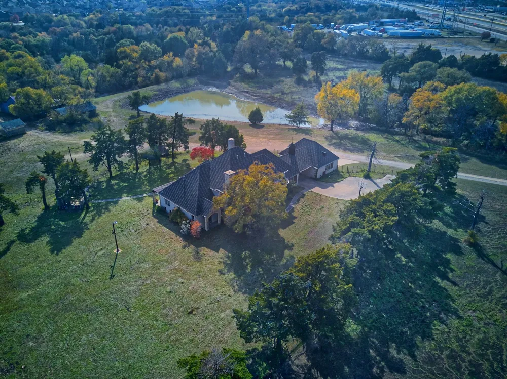 1318 J Elmer Weaver Freeway Cedar Hill, TX 75104
