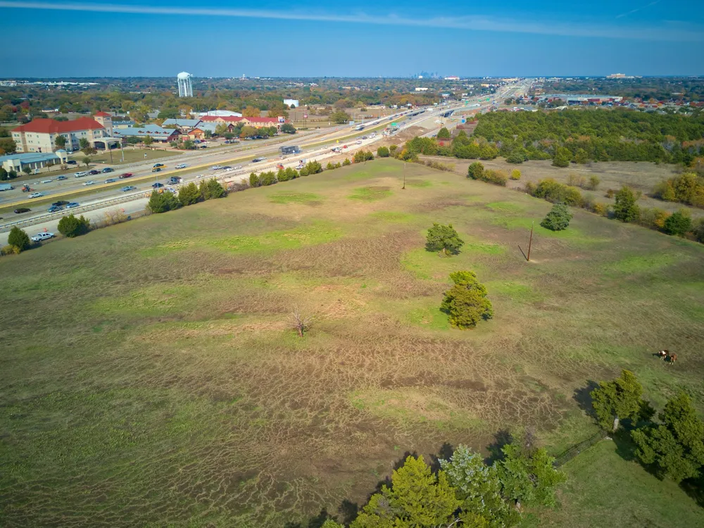 1318 J Elmer Weaver Freeway Cedar Hill, TX 75104