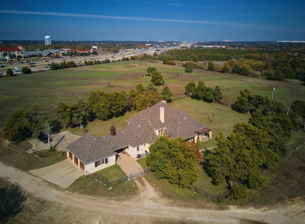 1318 J Elmer Weaver Freeway Cedar Hill, TX 75104