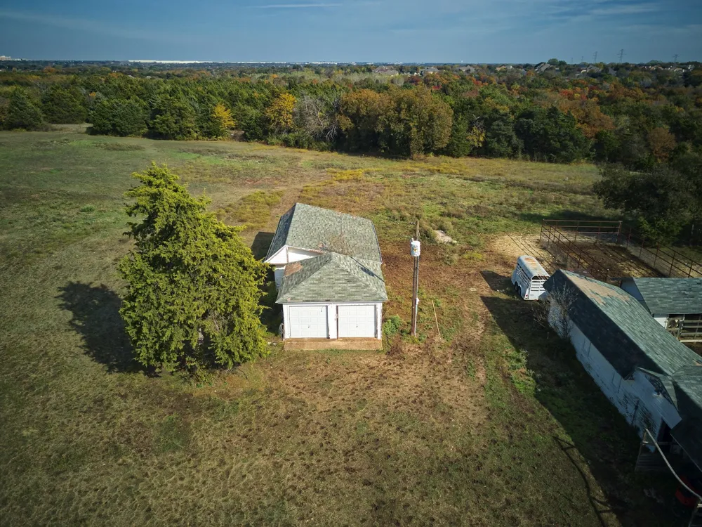 1318 J Elmer Weaver Freeway Cedar Hill, TX 75104