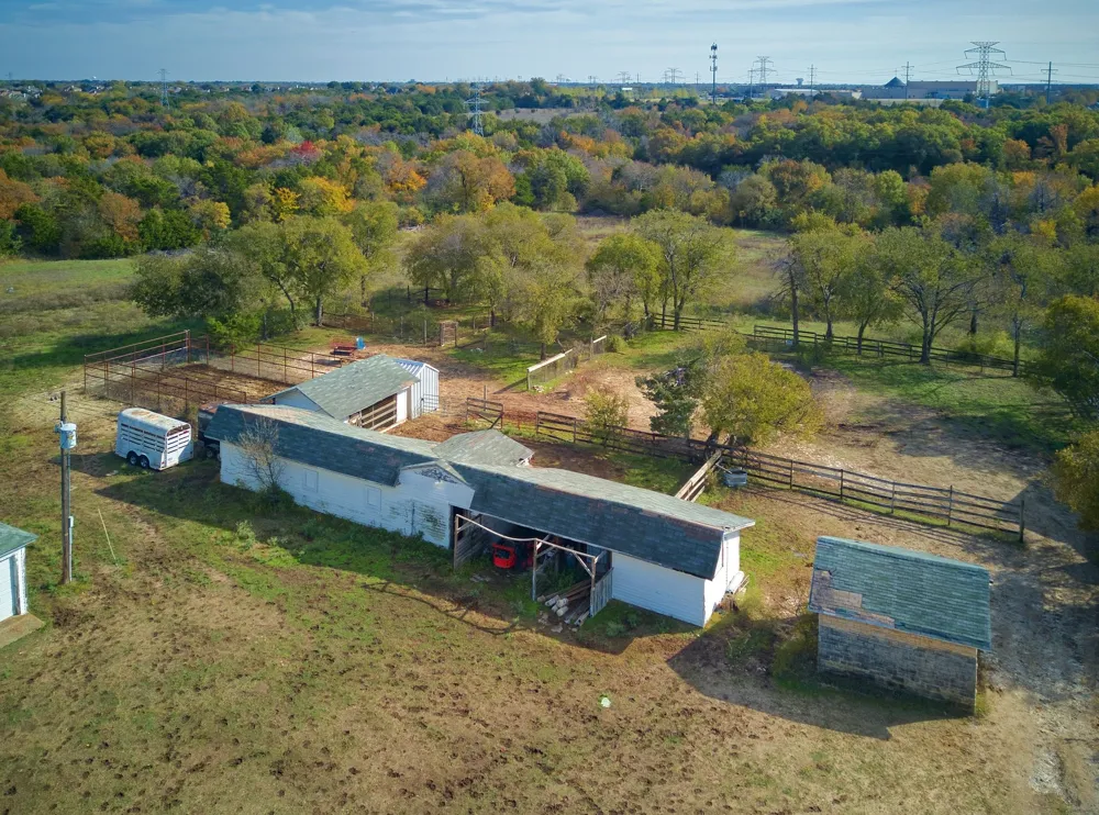 1318 J Elmer Weaver Freeway Cedar Hill, TX 75104